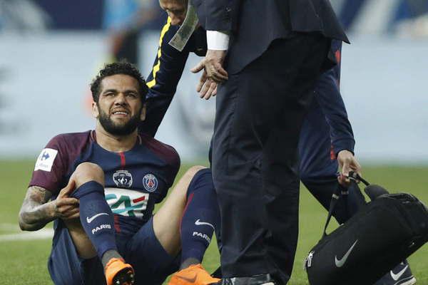 Dani Alves se pierde el Mundial por lesioacuten