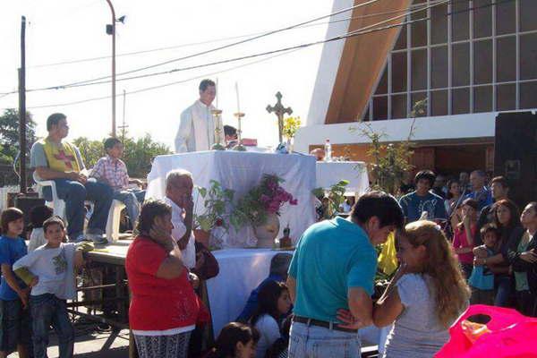 En la Capital tambieacuten se venera al Sentildeor de los Milagros de Mailiacuten