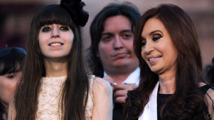 Procesaron a Cristina Kirchner y a sus hijos por lavado de dinero