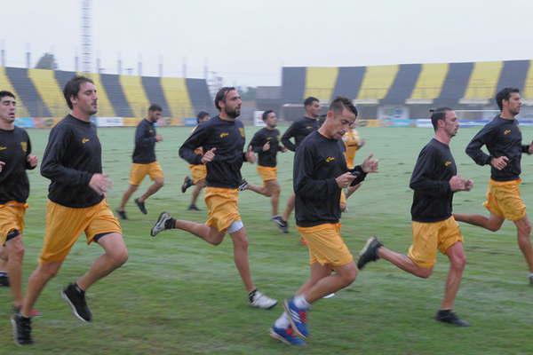 Mitre viaja a Sarandiacute  con el equipo confirmado 