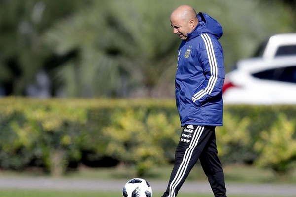 Sampaoli ya tendriacutea a los 23 para el Mundial