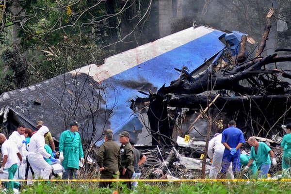 Hay dos argentinos entre  los 107 muertos del avioacuten  que se estrelloacute en Cuba