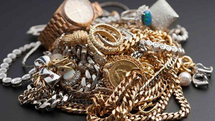 Roboacute un milloacuten en joyas para ayudar a su madre enferma