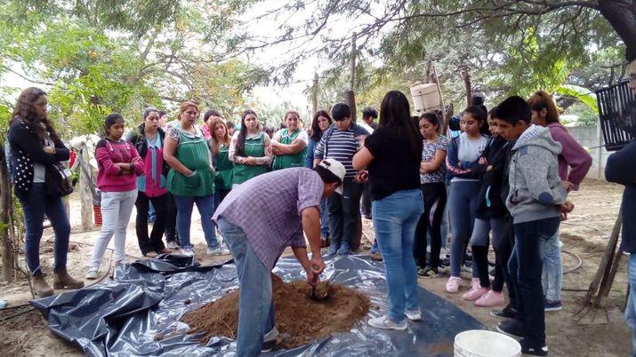 Teacutecnicos y municipio articularon capacitacioacuten en huertos orgaacutenicos
