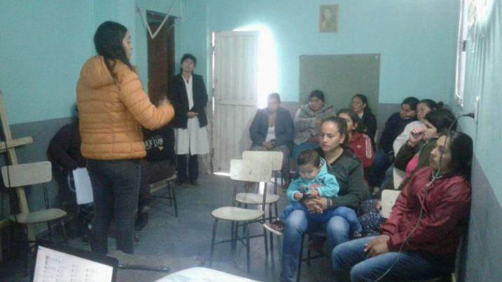 Un paso a la vez llegó a las escuelas