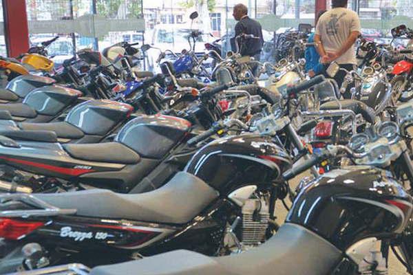 El precio de las motos maacutes econoacutemicas aumentoacute entre 7 y 13-en-porciento- este mes