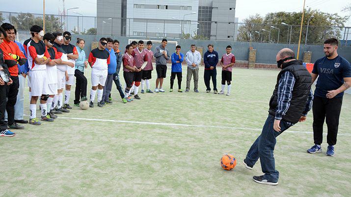 Buen comienzo de Los Leones en el campeonato nacional de fuacutetbol para ciegos