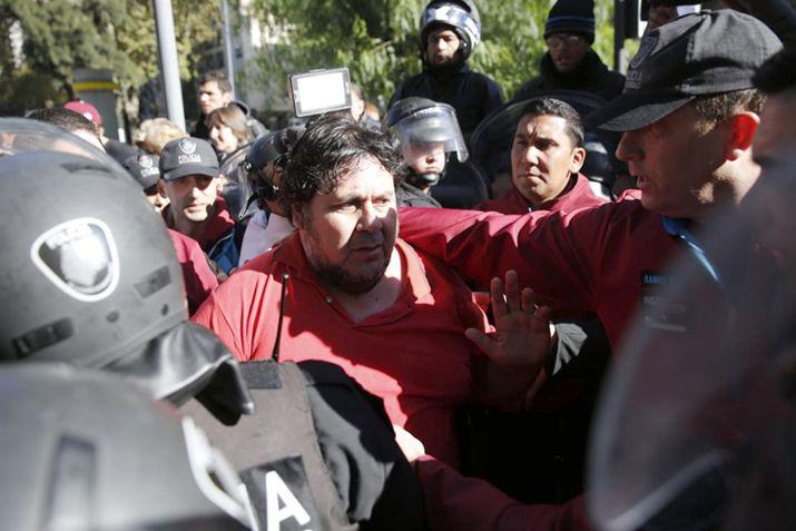 El dirigente Néstor Segovia y otros 15 sindicalistas fueron apresados en la estación Las Heras de la línea H en Buenos Aires