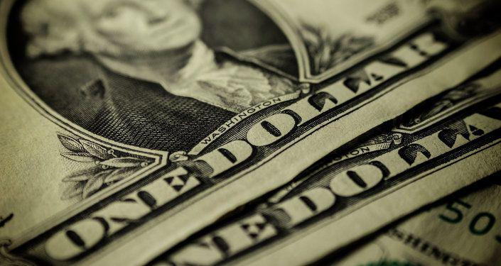 El dólar cerró a  2486