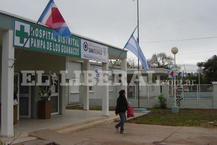 El equipo de salud atiende en el hospital distrital de Pampa de los Guanacos