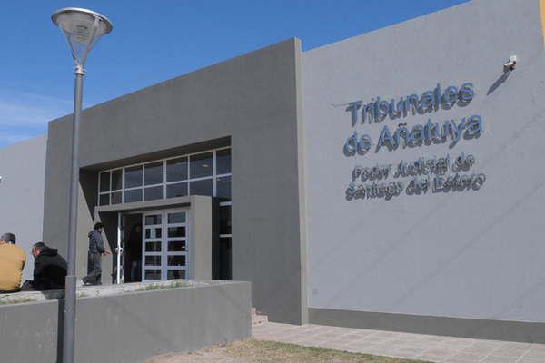 Una menor denuncioacute que es abusada por su padrastro desde los 10 antildeos 