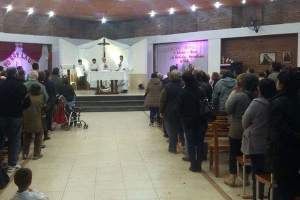 Mons Bokalic instoacute a los bandentildeos a seguir el ejemplo de Santa Rita 