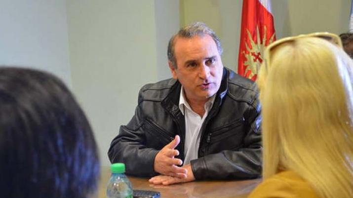 Lecuona- Doy un paso al costado con una imagen muy alta y fuerte