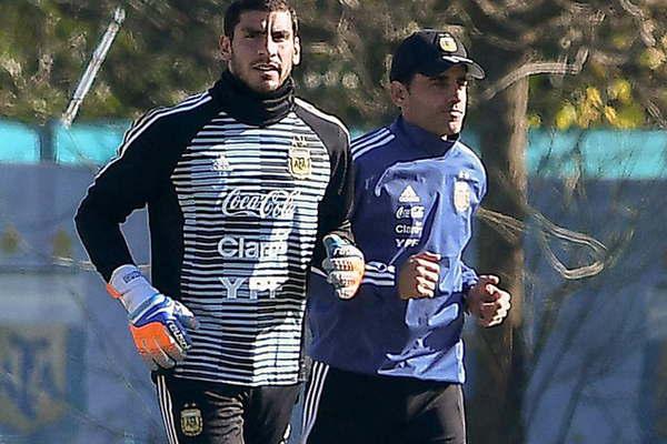 Guzmaacuten y Acuntildea se sumaron en Ezeiza