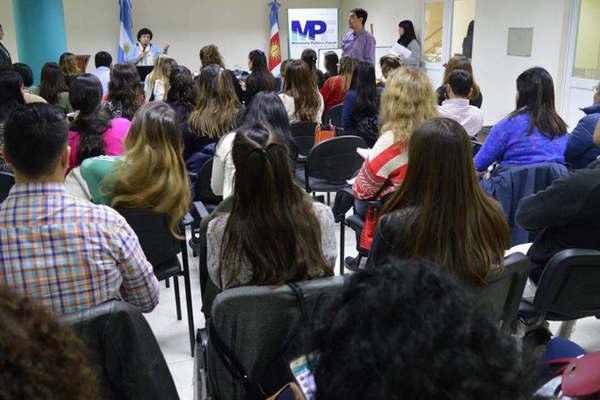 Brindan formacioacuten sobre maltrato y abuso sexual infantil