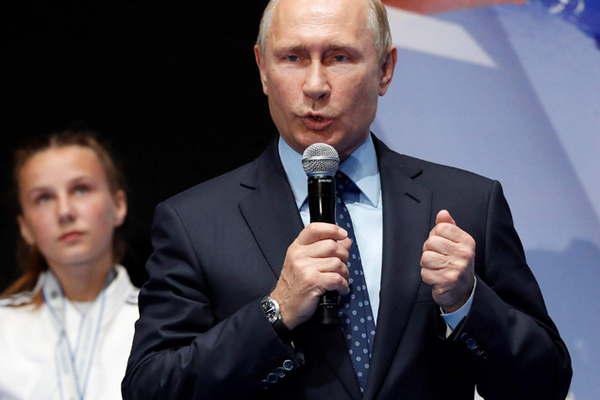 Vladimir Putin recibiraacute a Emmanuel Macron 