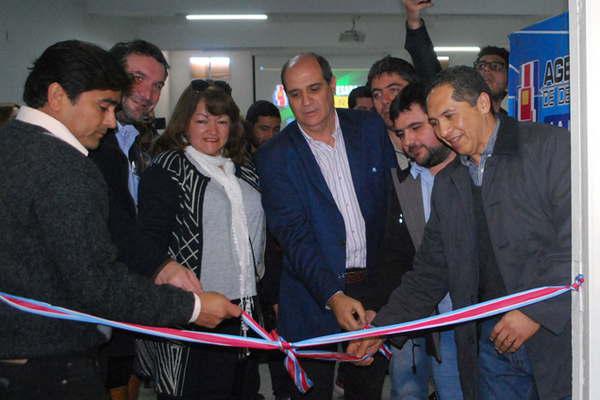 El Gobierno inauguroacute sala de capacitaciones de oficios en La Banda