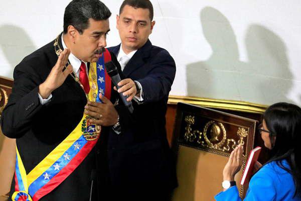 Maduro adelantoacute su juramento y lo hizo ayer ante la Constituyente