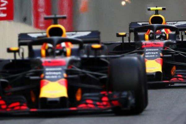Daniel Ricciardo fue el maacutes veloz en las tandas libres  