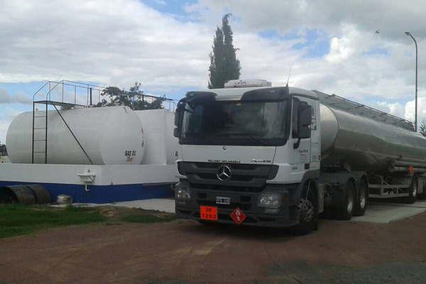 Subioacute el precio mayorista de los combustibles e indican que petroleras suspendieron ventas