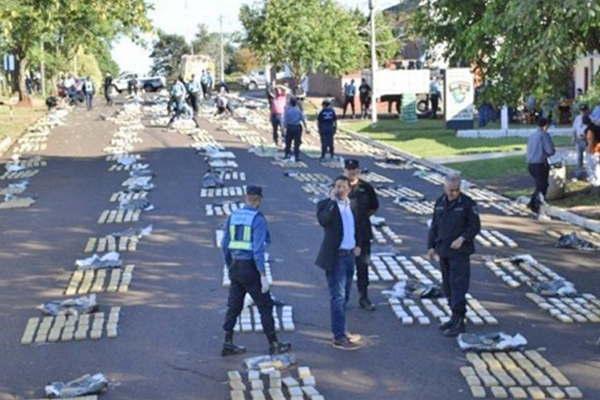 Secuestran maacutes de 6 toneladas de marihuana ocultas en un camioacuten