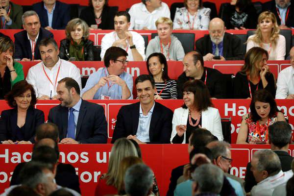 El Parlamento debatiraacute la mocioacuten de censura contra Rajoy el jueves y viernes