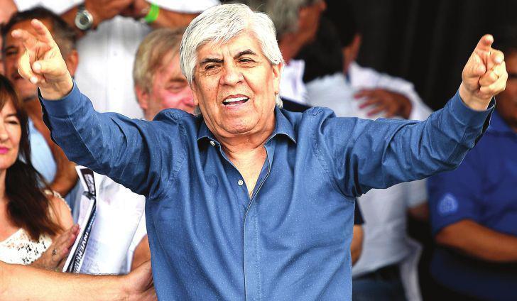 No se descarta nada ni un paro ni un abrazo dijo Moyano