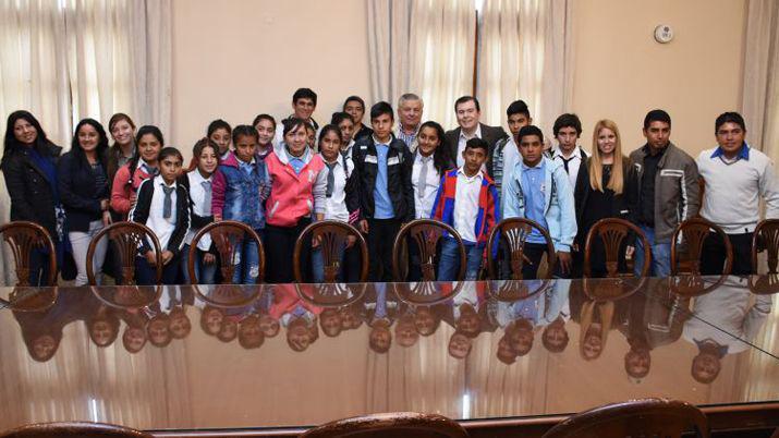 Alumnos del Dpto Figueroa visitaron al Gobernador