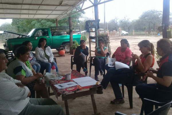 Invitan a productores a sumarse al Almaceacuten Campesino de Las Termas