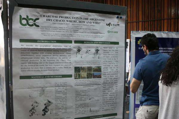 Realizan la Exposicioacuten de Poacutesters  de Programas de Investigacioacuten