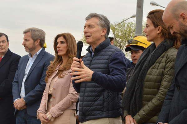 Macri desarrollaraacute una reunioacuten de gabinete en Santiago con el gobernador Gerardo Zamora