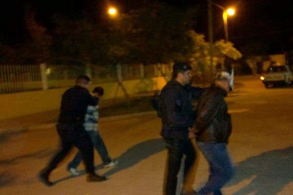 Cansada de ser violada por su padrastro y los hermanos de eacuteste una menor huyoacute al monte