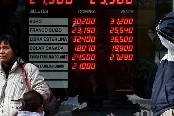 El doacutelar cerroacute en 2549 con ventas del Banco Nacioacuten
