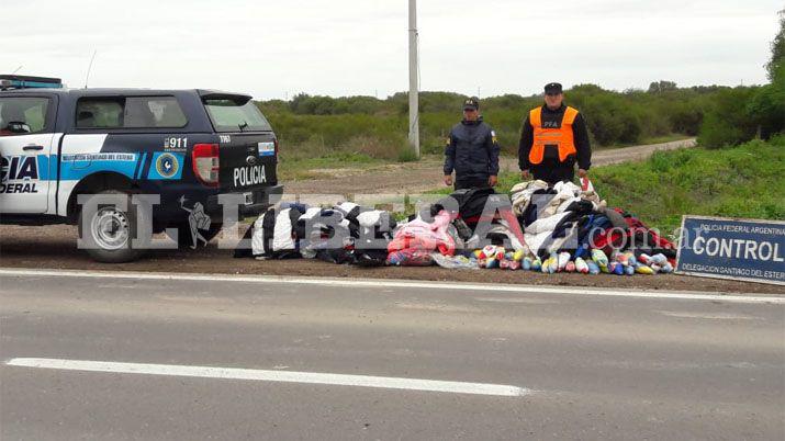 Tres cordobeses llevaban mercaderiacutea ilegal valuada en 170000