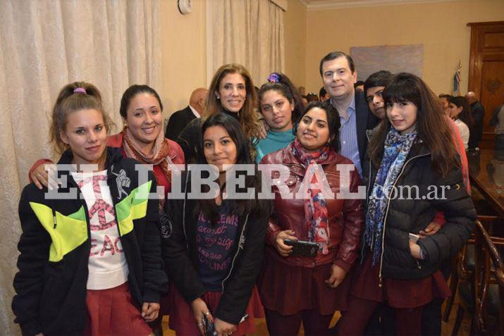 Los estudiantes del ltimo año del colegio de Monte Quemado fueron recibidos por el gobernador y la actual diputada nacional