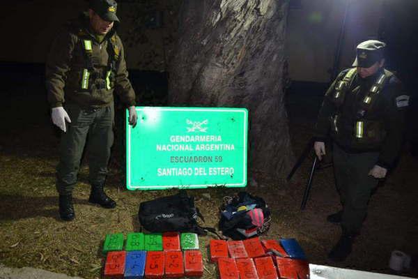Secuestran maacutes de 20 kilos de cocaiacutena en el peaje de Fernaacutendez