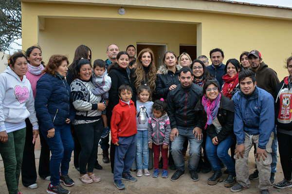 El Gobierno provincial habilitoacute viviendas en el barrio Santa Rosa de Lima