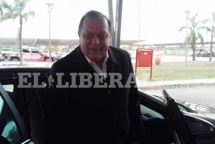 El ministro de Turismo de la Nación Lic José Gustavo Santos dialogó con EL LIBERAL