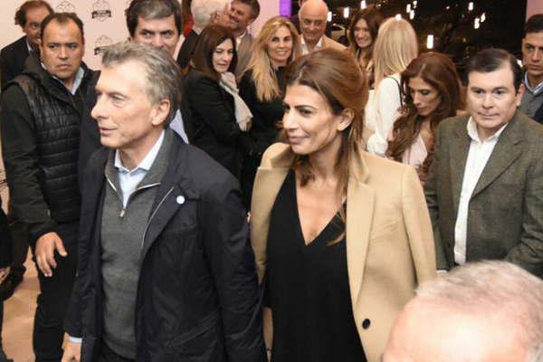 Macri participoacute del coacutectel de inauguracioacuten del nuevo campo de golf