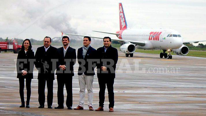 Arriboacute a Tucumaacuten el primer vuelo procedente de San Pablo