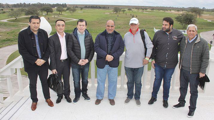 Un inversionista de Satildeo Paulo visitoacute el Golf Club de la ciudad Termal