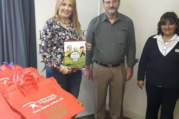 La Fundacioacuten Hamburgo entregoacute donaciones a  la Asociacioacuten Atyvse