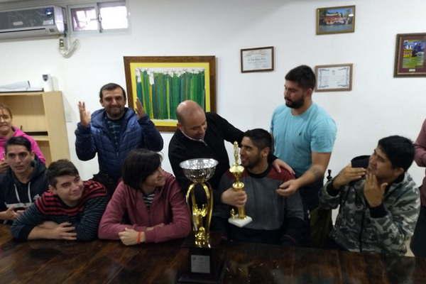 Futbolistas con discapacidad auditiva agradecieron por su apoyo al intendente Mirolo 