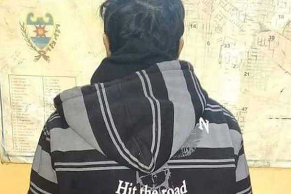 Asaltoacute a un remisero y quedoacute tras las rejas