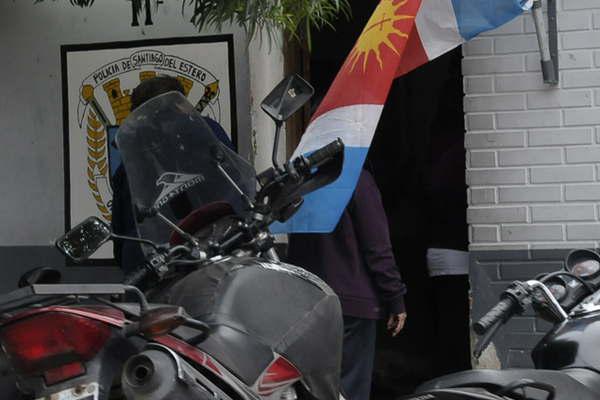 A la salida del colegio asaltaron a un grupo de alumnos de 12 antildeos