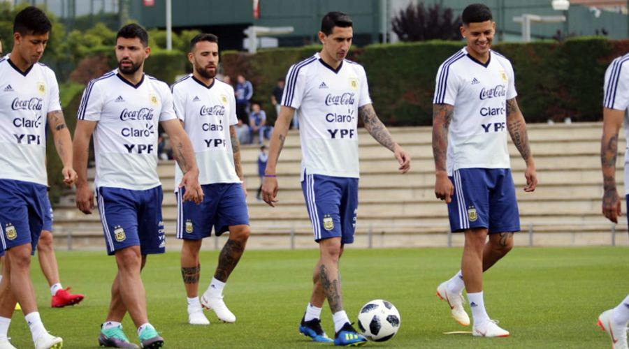 Sampaoli paroacute un equipo con miras al debut con Islandia