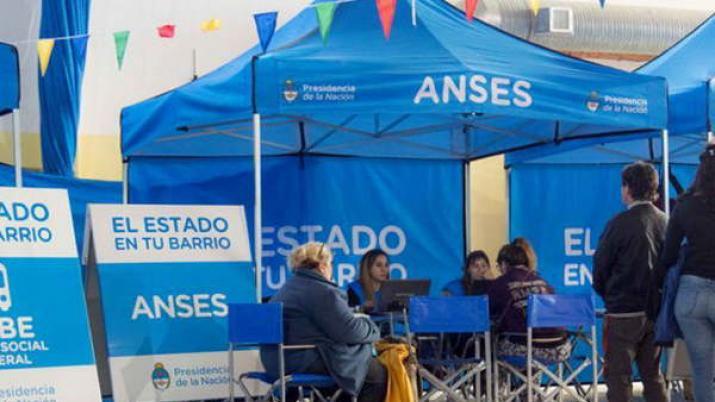 Anses continuacutea recorriendo el interior con sus unidades moacuteviles