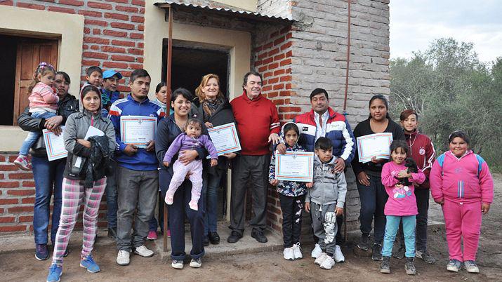 Viviendas sociales para familias del Dpto Guasayaacuten