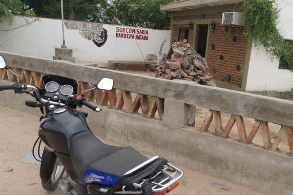 Caacutemara de seguridad delatoacute robo de 27500 en farmacia de Figueroa