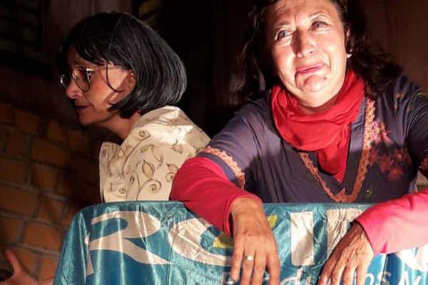 Camiletti y Cianferoni son Las Primas en el teatro